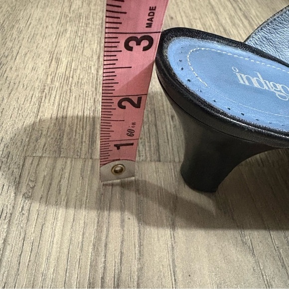 Indigo by Clarks Western Boot Style Slip on Heels Black Leather Sz 8M Pointed - Picture 10 of 10